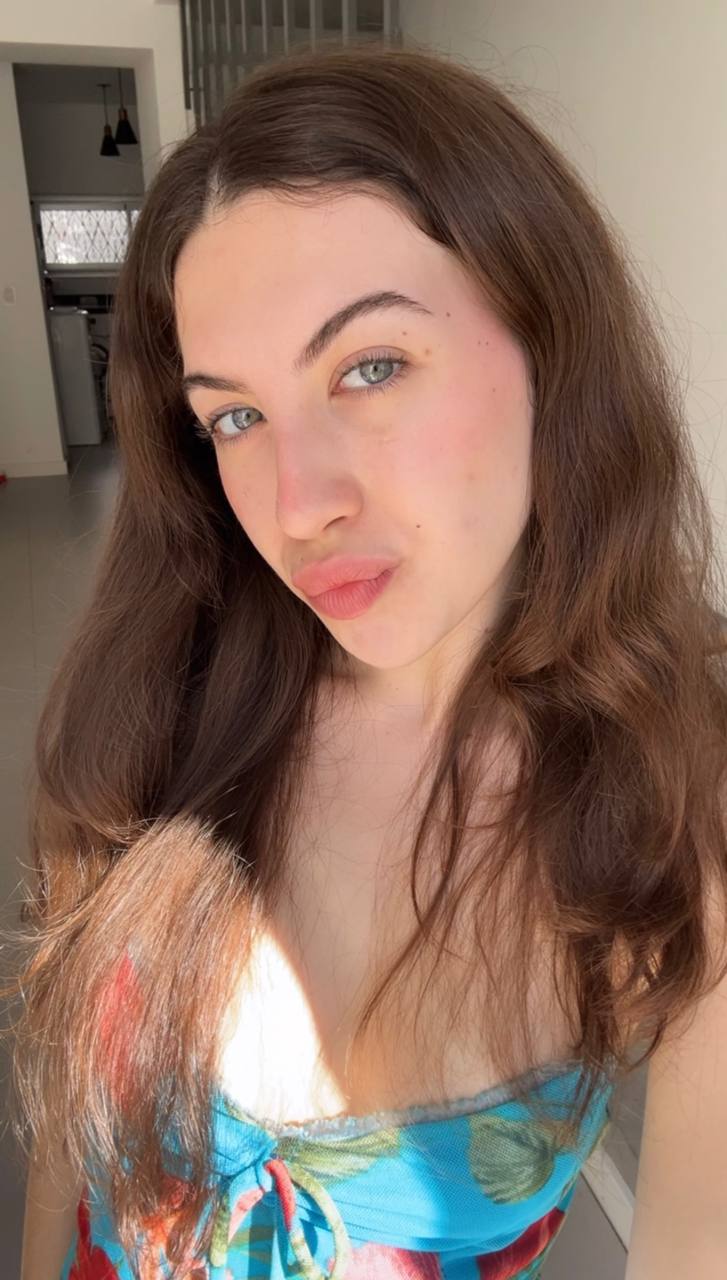 Nude girl Amber in Indianapolis