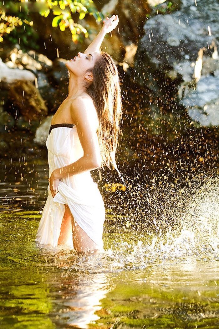 Marie Avgeropoulos in Indianapolis