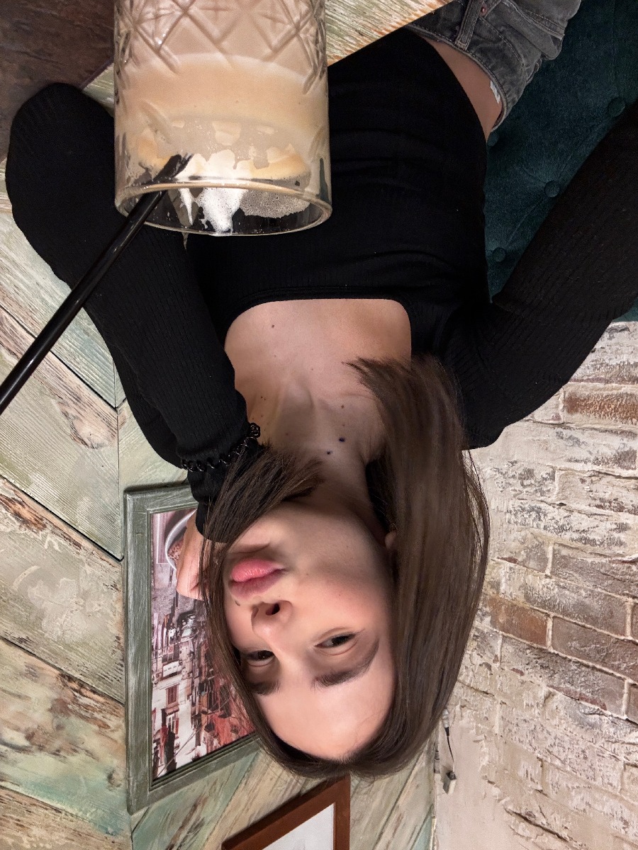 Fresh photos, fresh mood — Tina online in Indianapolis